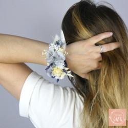 The Blue Charm – Dried Flower Bracelet with Blue and Natural Tones
