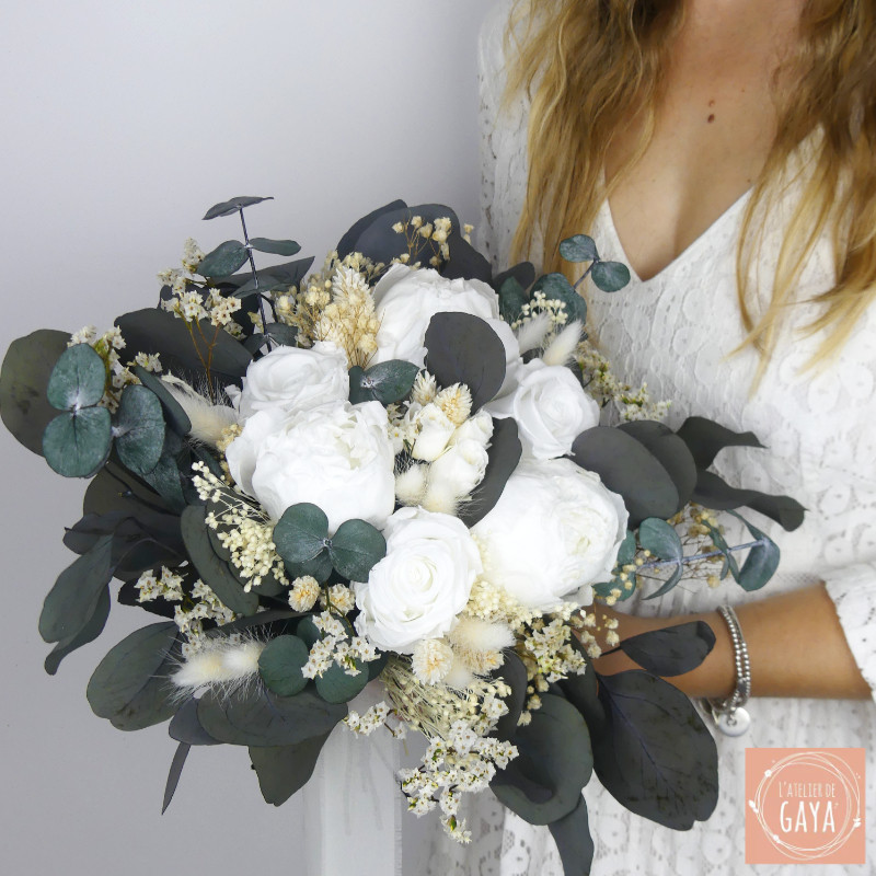 Chic Nature – Ivory and Green Dried Flower Bridal Bouquet