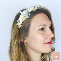 Élégance Givrée – Serre-tête fleuri en fleurs séchées ivoire et gris